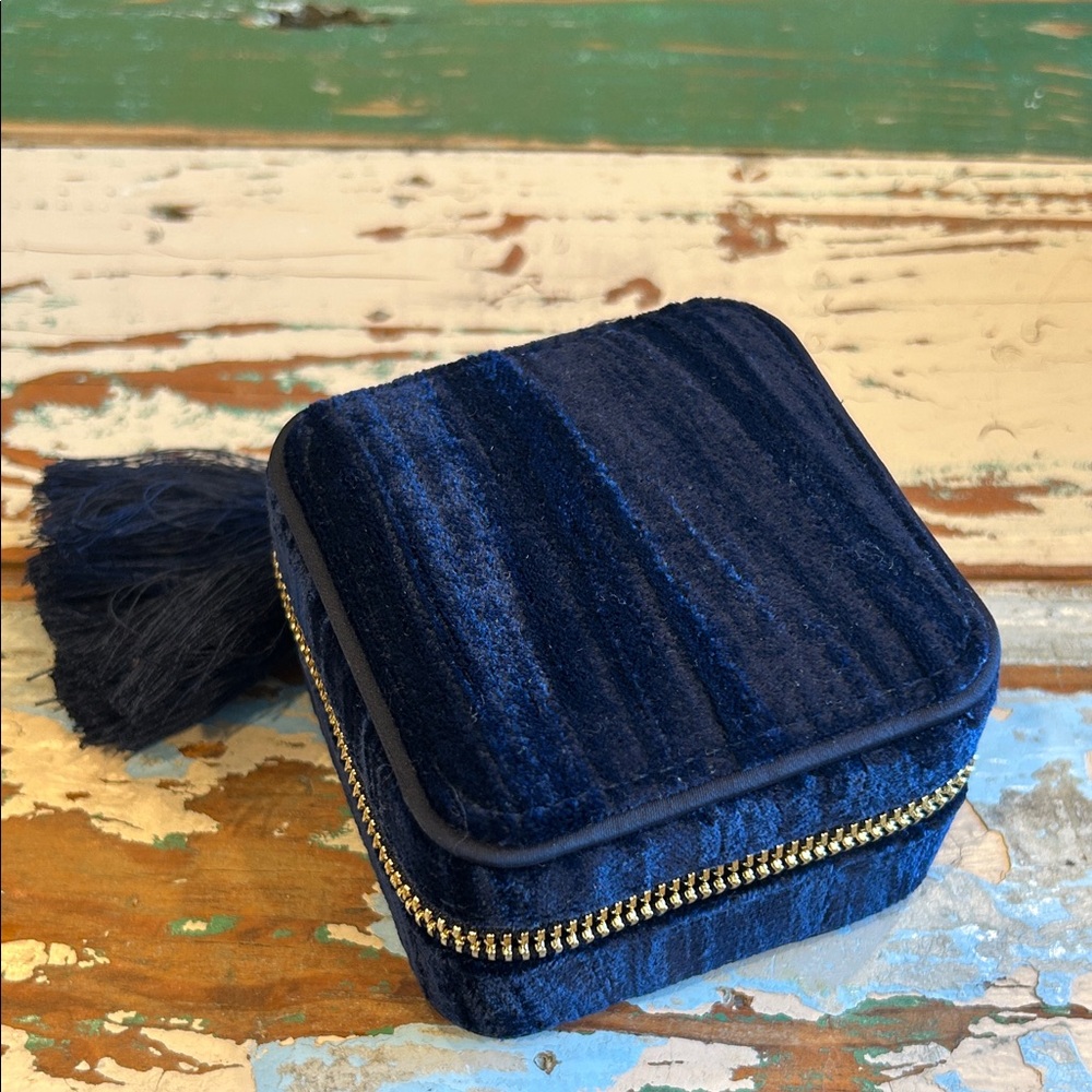 Sézane blue velvet jewelry box - NWT